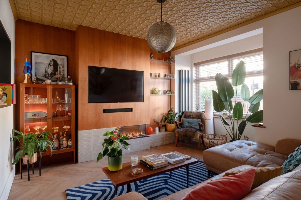 Property photo 2 of 56