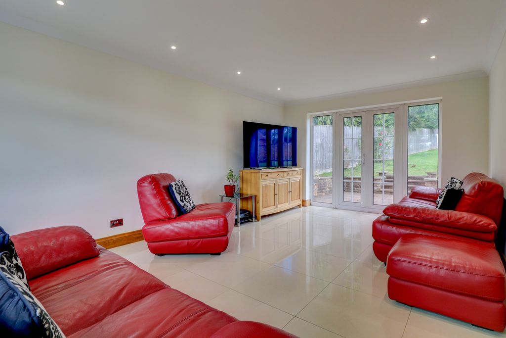 Property photo 2 of 17 Picture No. 03