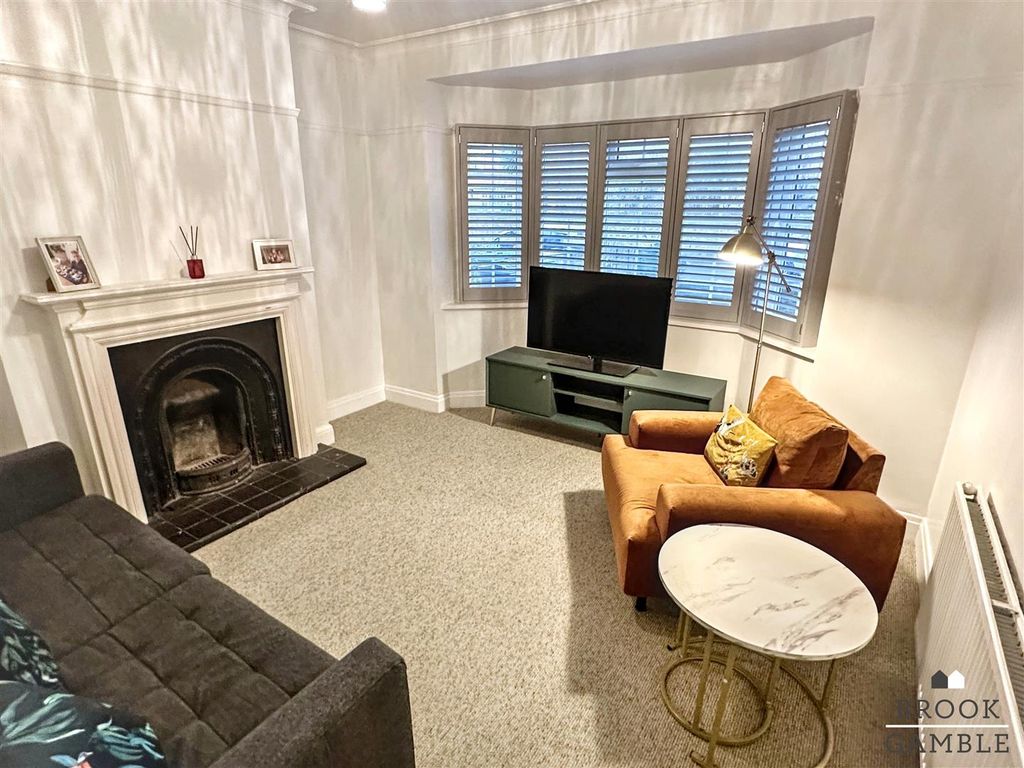 Property photo 3 of 17 01323 438506