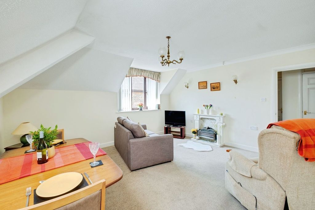 Property photo 2 of 12
