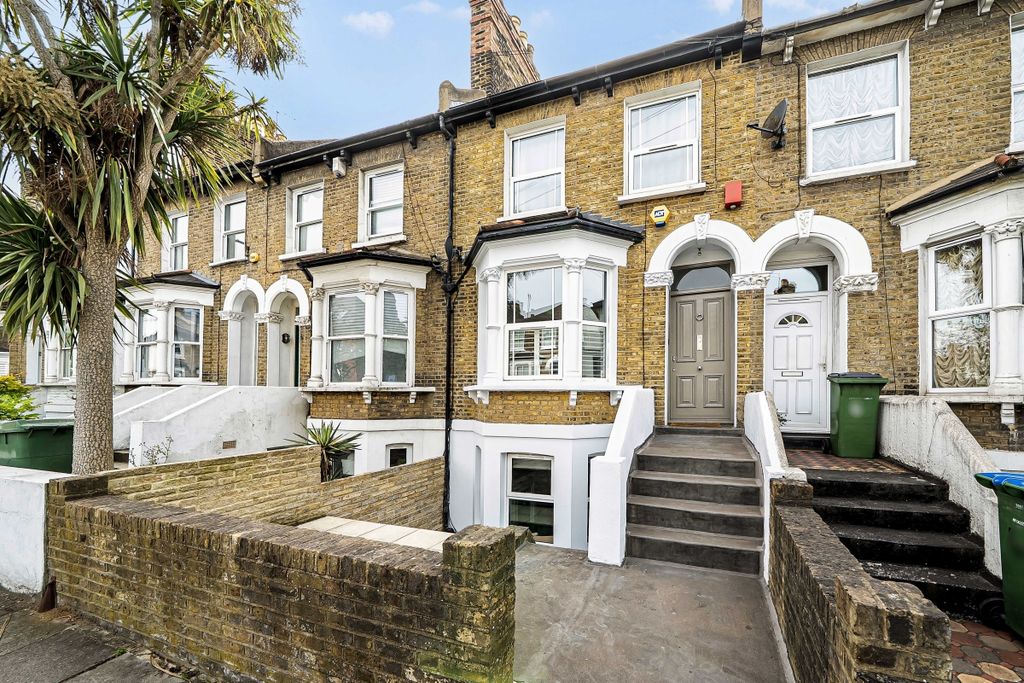 Property photo 3 of 21 1479150-3-6A3014E...
