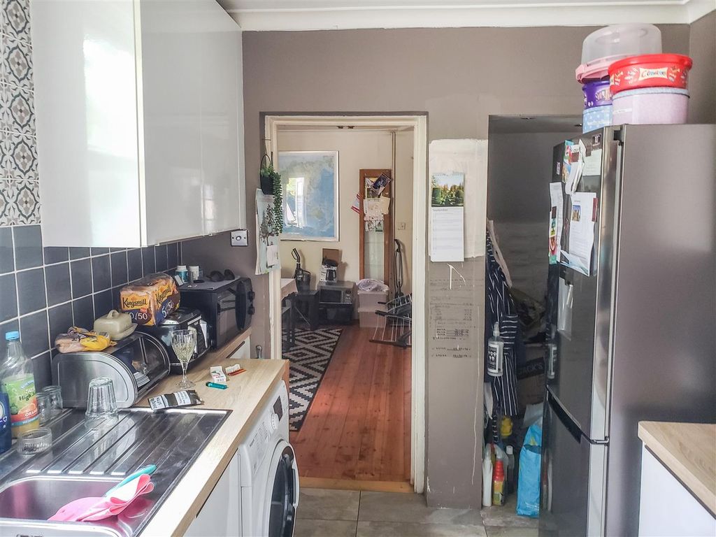 Property photo 3 of 14 22-08-2025__14-43-01_Kitchen2.G46Qd.Jpg