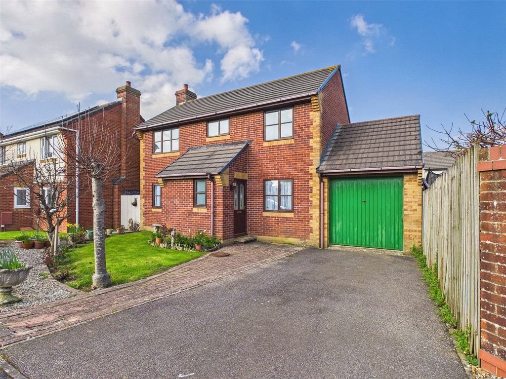 Property photo 1 of 17 Front