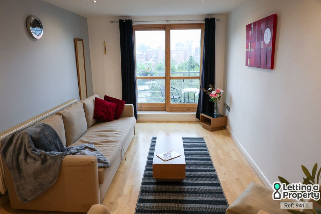 Property photo 2 of 11