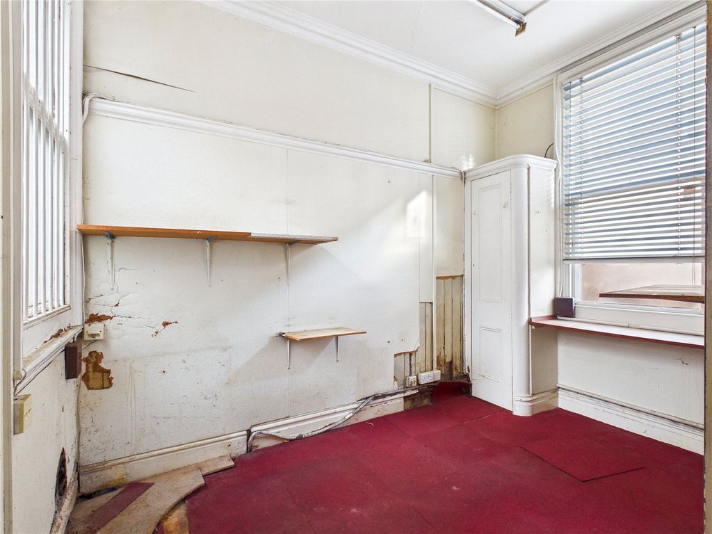 Property photo 3 of 12 Picture No. 03