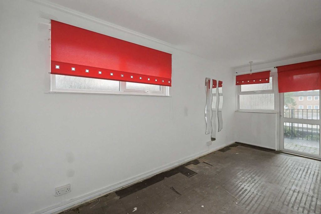 Property photo 3 of 12 Flat 80 Monks Way, Southampton, So18 2Lp