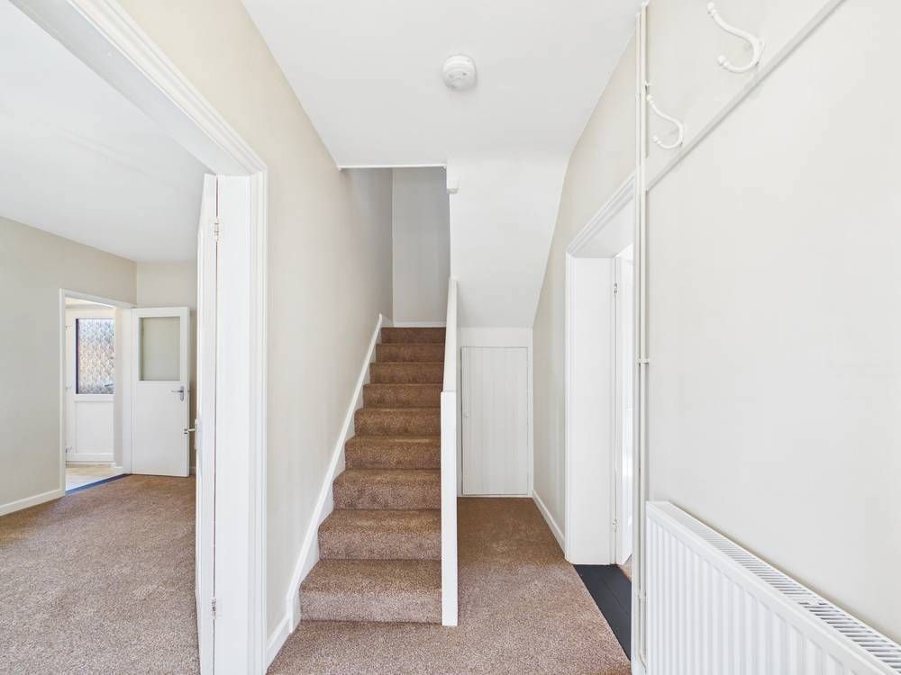 Property photo 2 of 15 Giraffe360-Still001