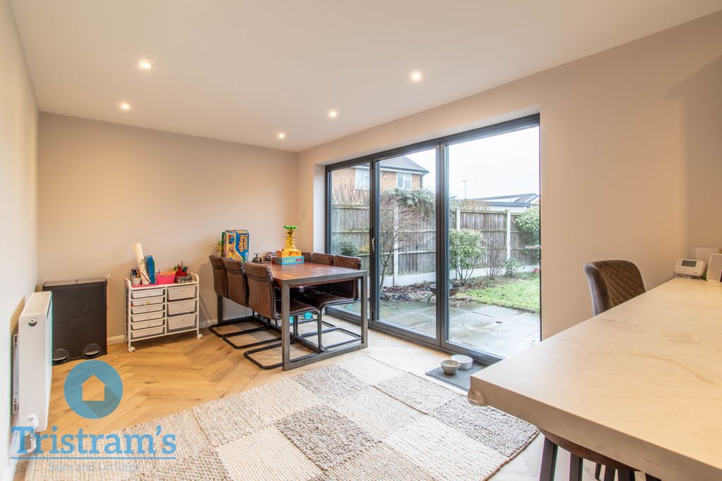 Property photo 2 of 21