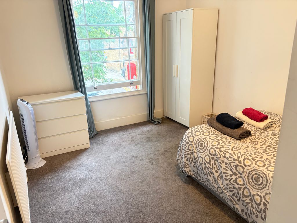 Property photo 1 of 2