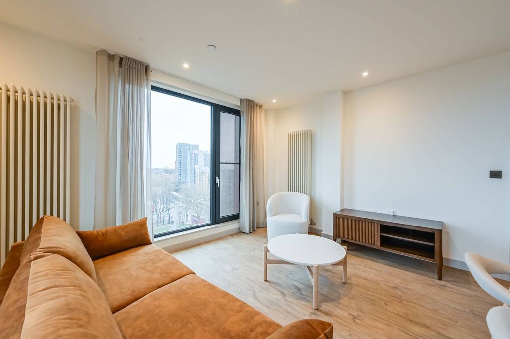 Property photo 2 of 63