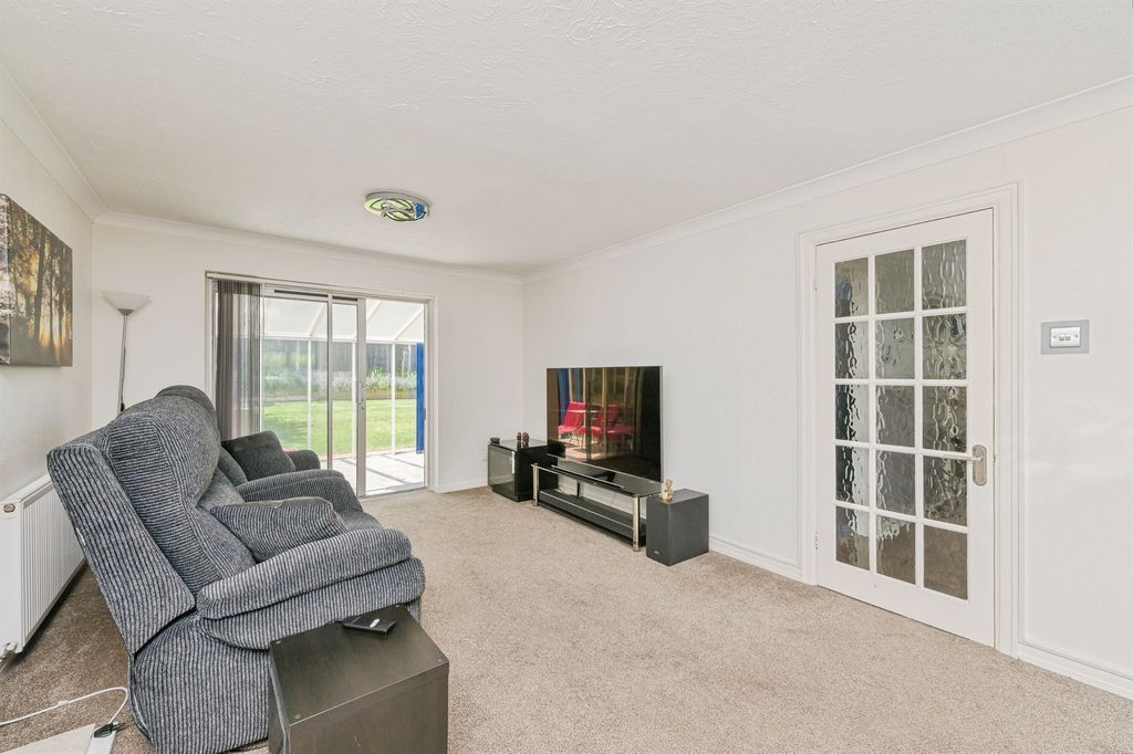 Property photo 2 of 20