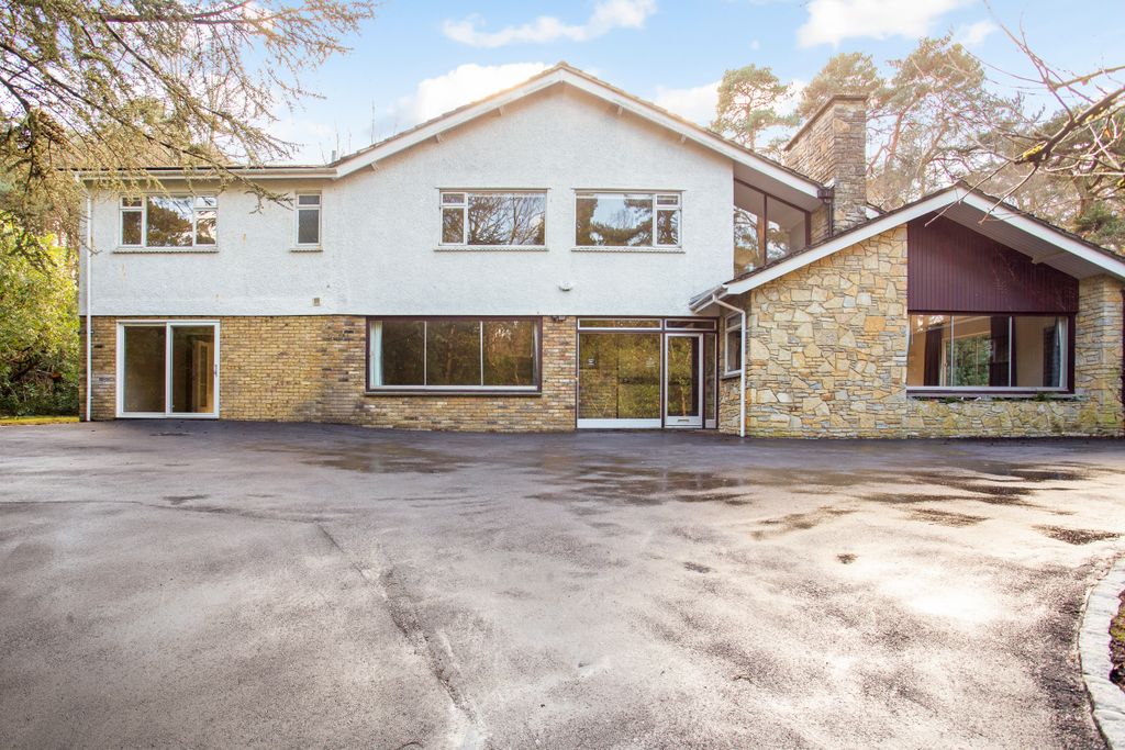 Property photo 1 of 12 Front Exterior