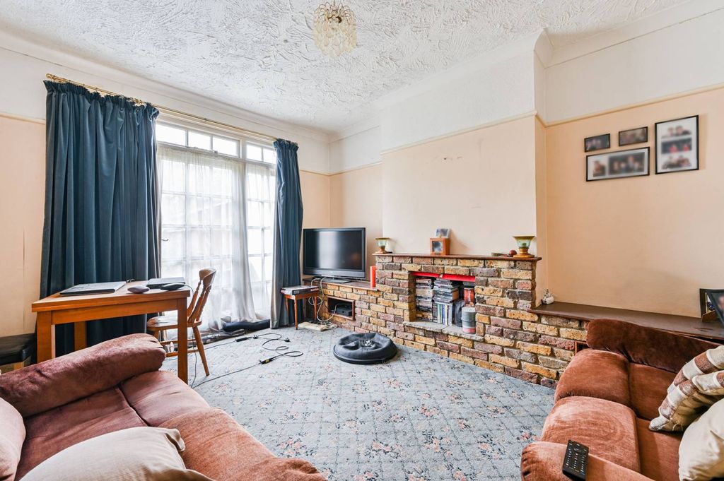 Property photo 2 of 4
