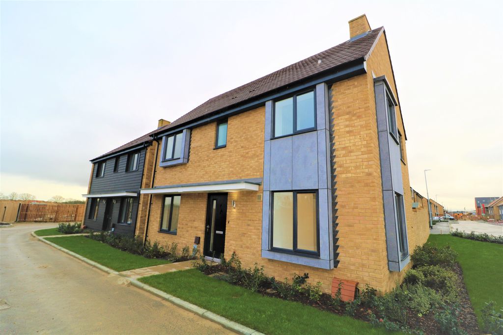 Property photo 1 of 11 Front Of The House