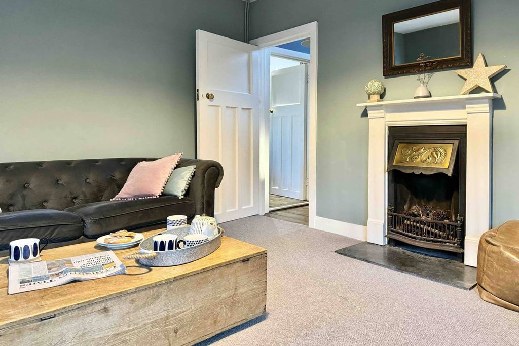 Property photo 3 of 24 Anoush Nfe New Fireplace