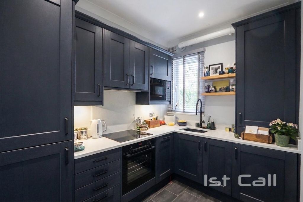 Property photo 3 of 12 Kitchen.Jpg