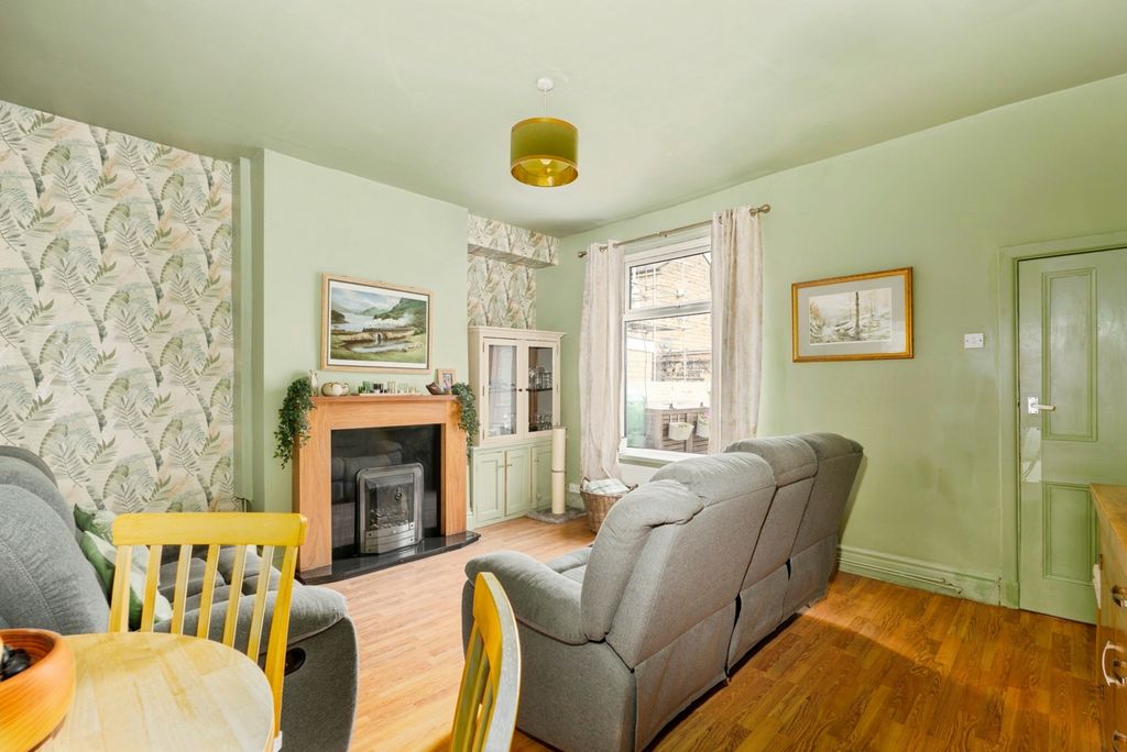 Property photo 3 of 16 Pbox-Img.Jpg