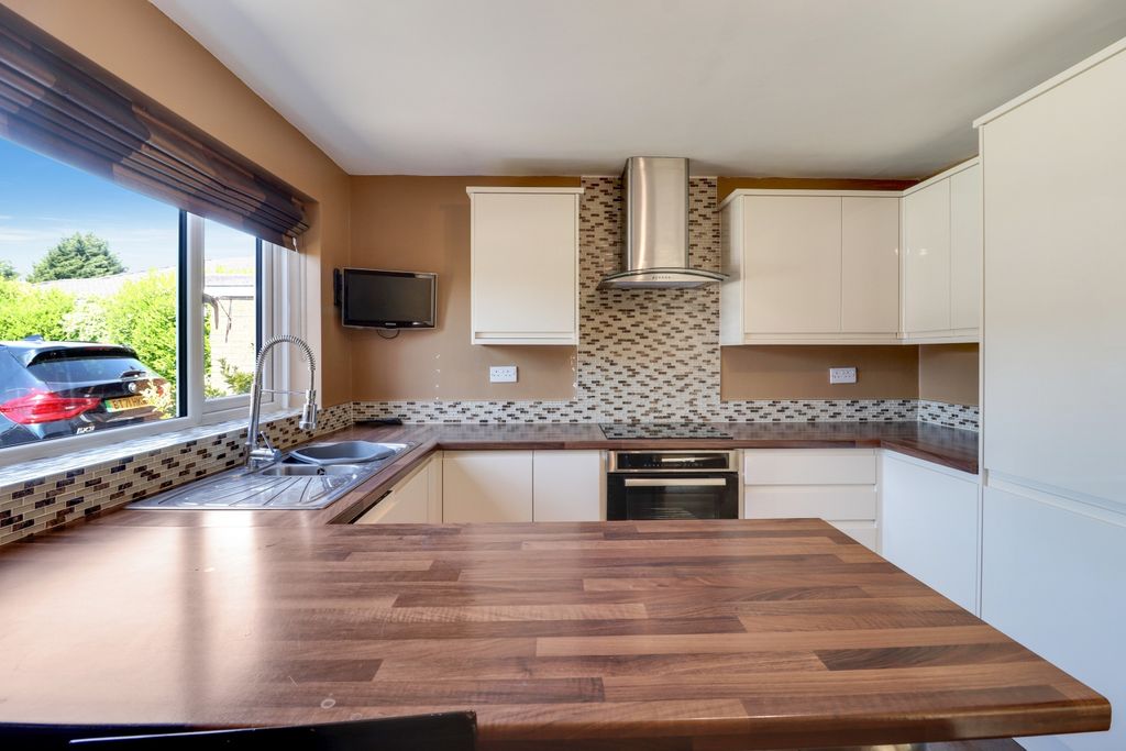Property photo 3 of 15 Img_5319-Img_5321