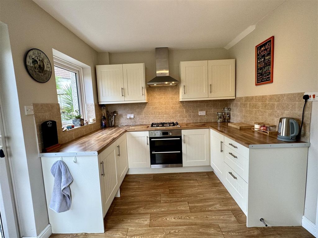 Property photo 2 of 26 Kitchen/Breakfast Room