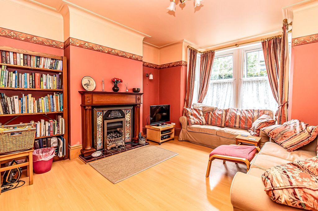 Property photo 2 of 25