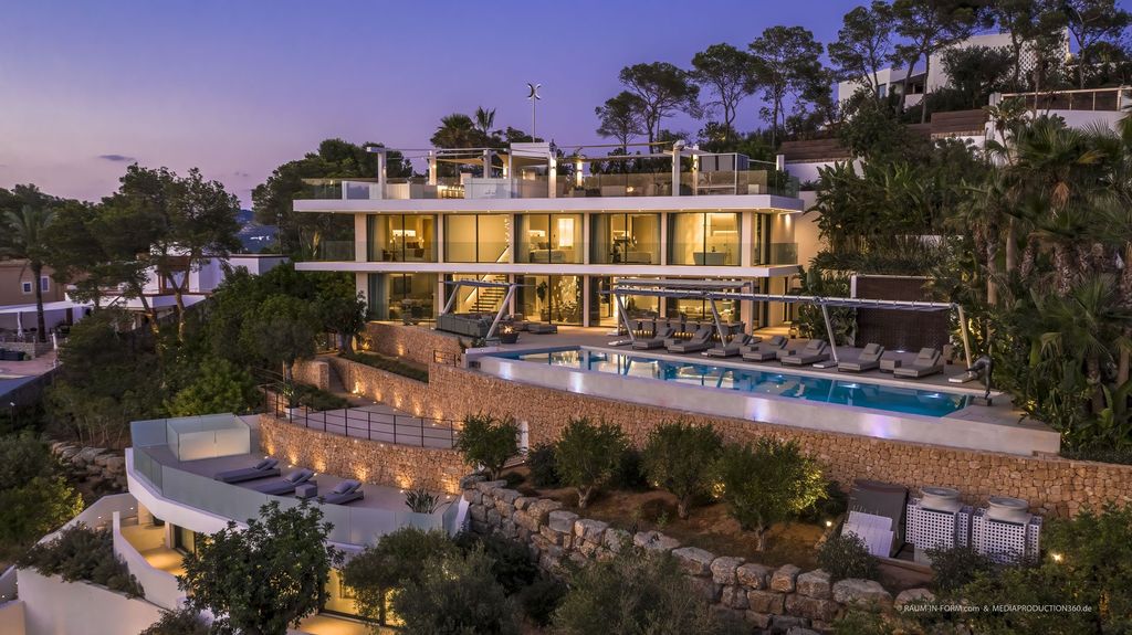 Property photo 2 of 11