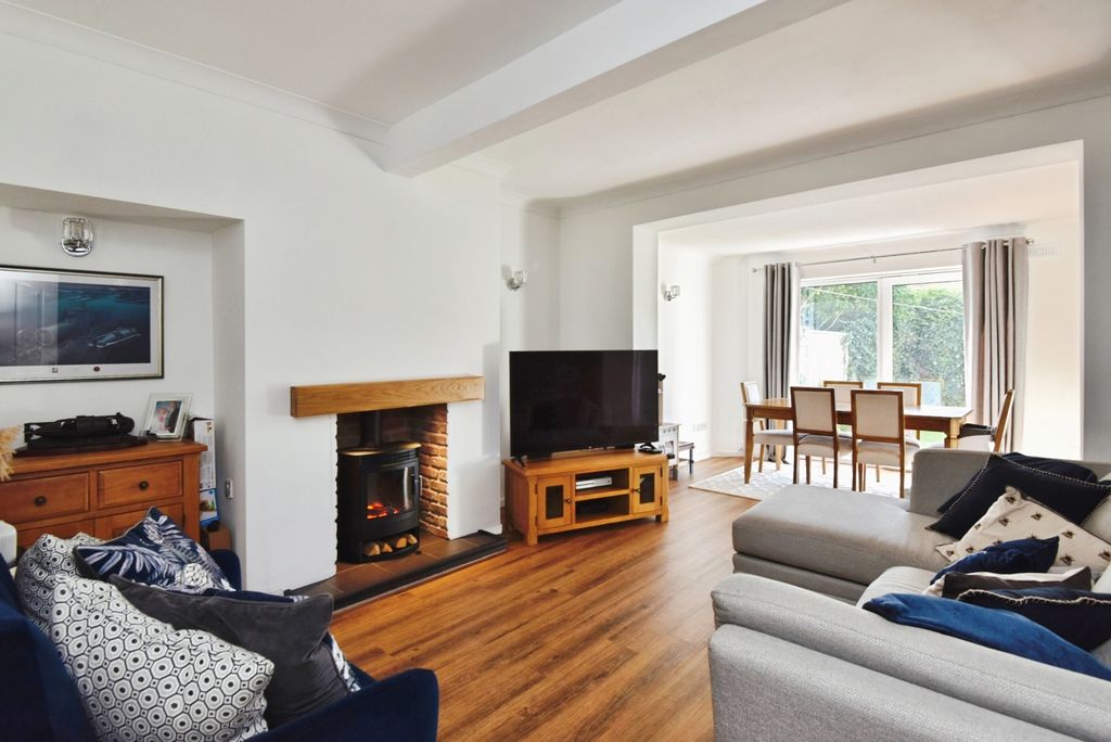 Property photo 2 of 20 Photo