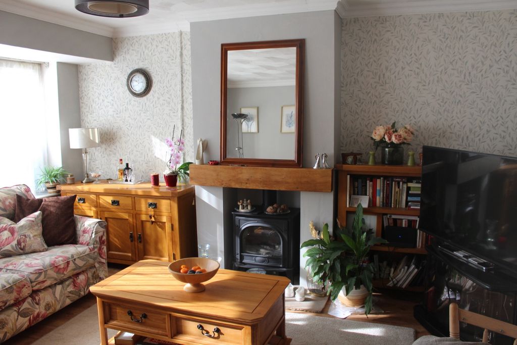 Property photo 2 of 9 Photo 2