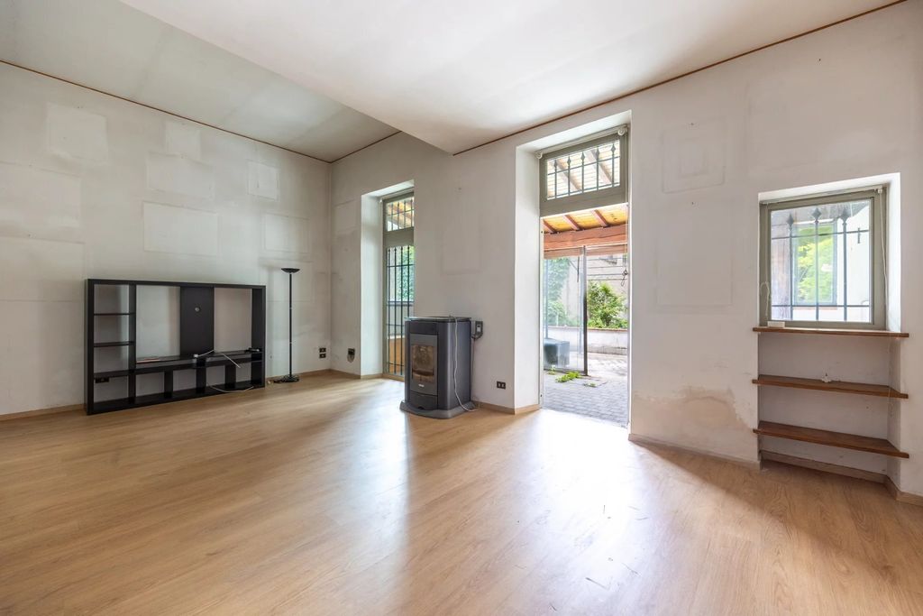 Property photo 1 of 30