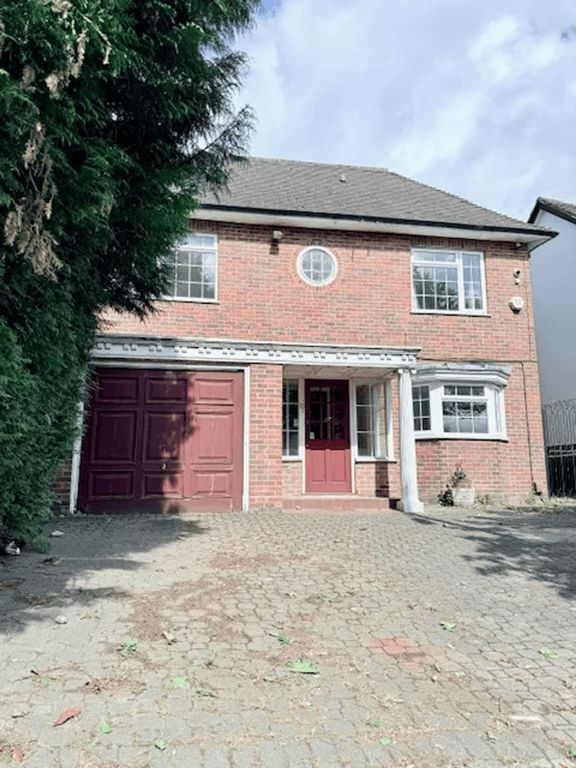 Property photo 1 of 17 Detached House