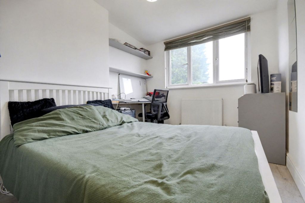 Property photo 2 of 8 Bedroom 5 (Double Ensuite)