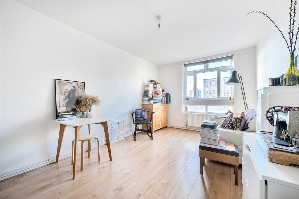 Property photo 3 of 17 Picture No. 06