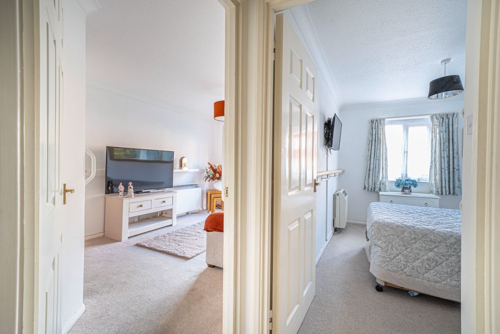 Property photo 2 of 20