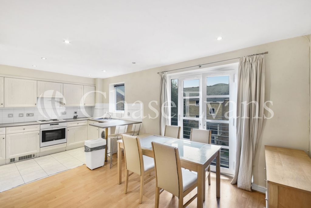 Property photo 1 of 14 Living