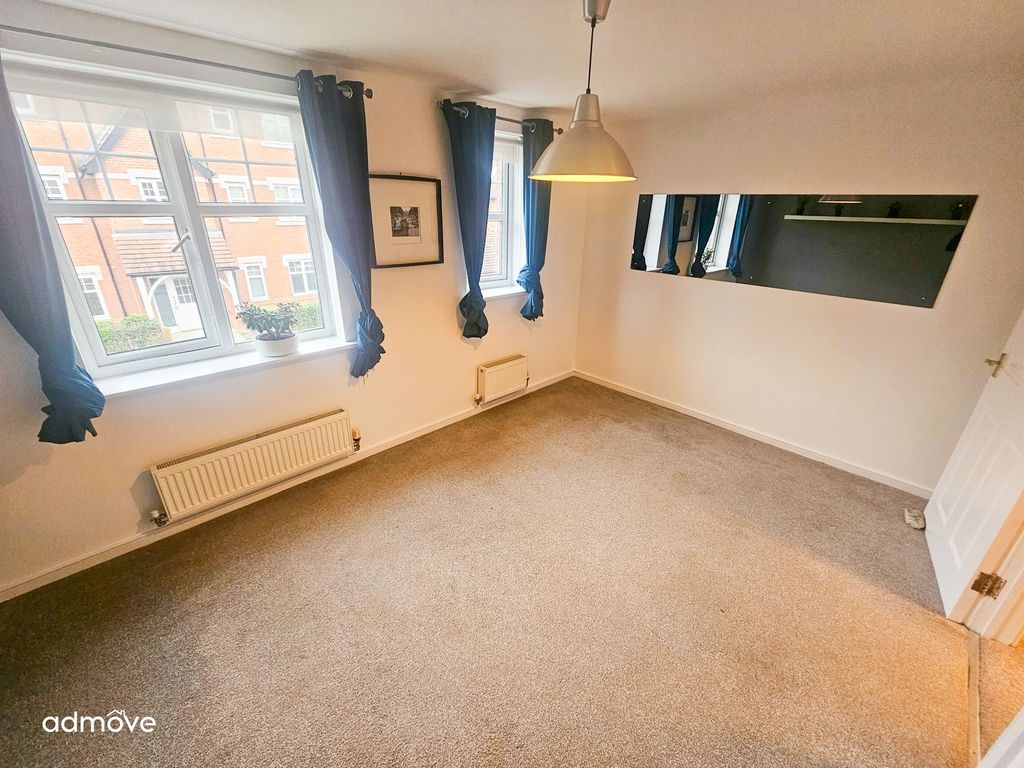 Property photo 3 of 9 Photo 8