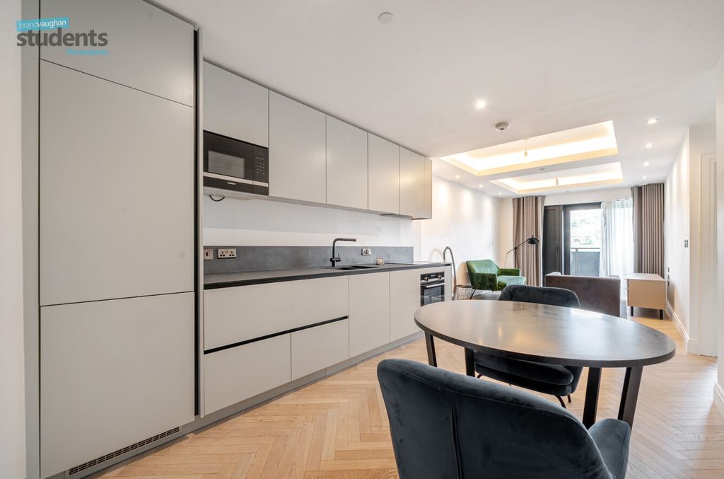 Property photo 1 of 10 91370A75-8303-446...