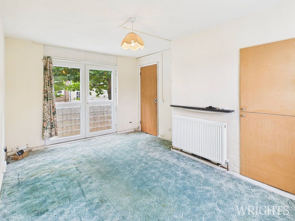 Property photo 3 of 15 Living Room