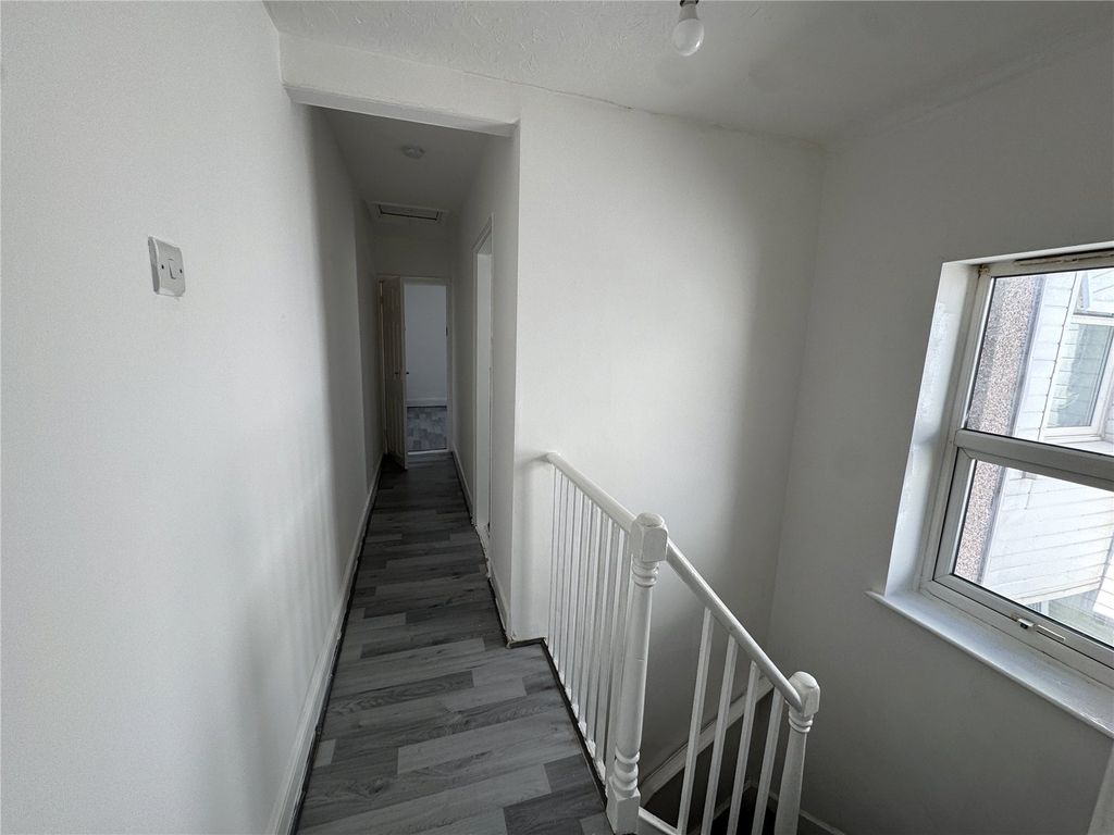 Property photo 3 of 11 Picture No. 24