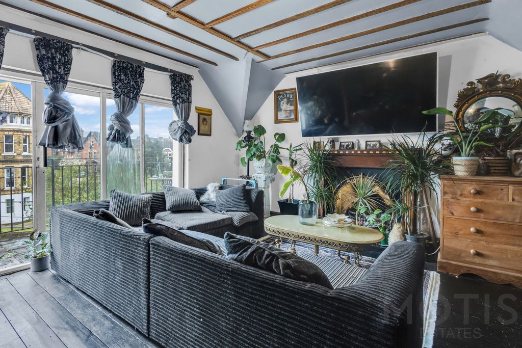 Additional image 11 of 10 bed semi-detached house for saleCheriton Road, Folkestone CT20