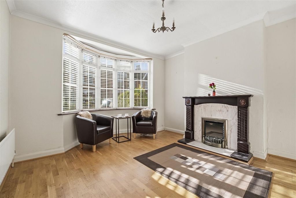 Property photo 2 of 10 4 Cowper Recp 1.Jpg