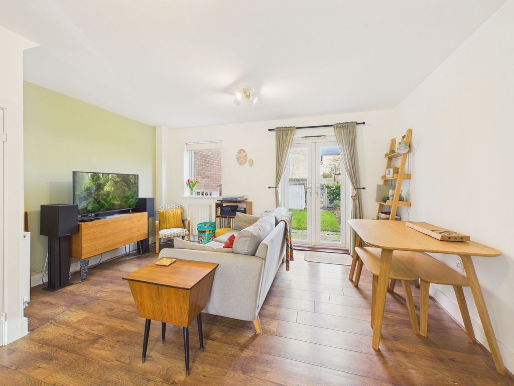 Property photo 2 of 14 Living Space