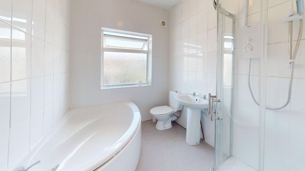 Property photo 3 of 14 204-Manor-Way-Bathroom 1