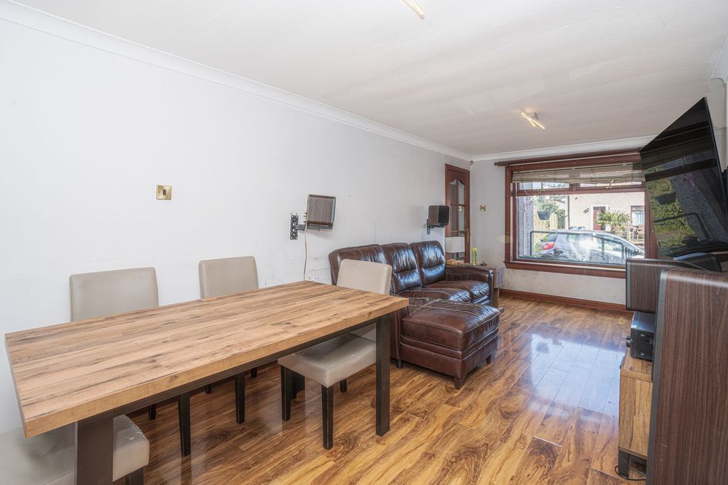 Property photo 1 of 28