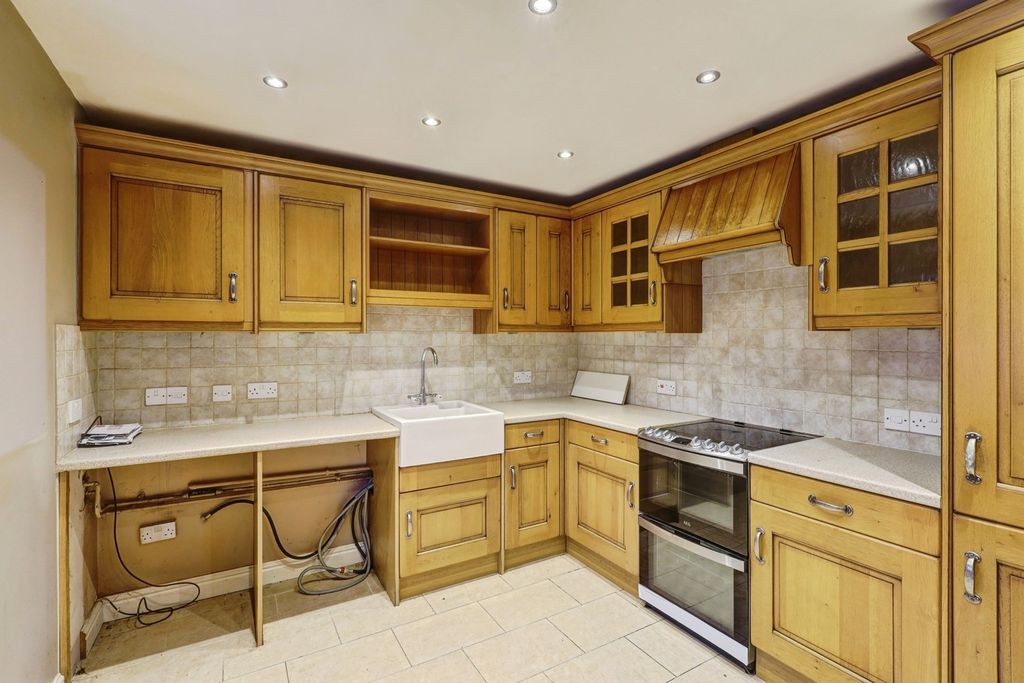 Property photo 2 of 17 Kitchen Diner