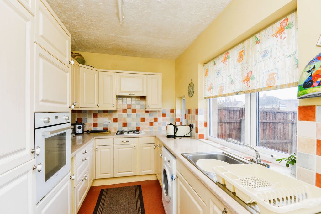 Property photo 2 of 16 Kitchen