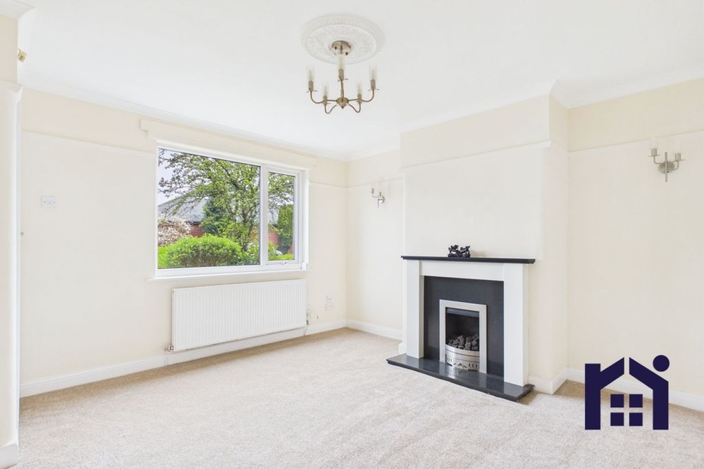 Property photo 2 of 18 Living Room