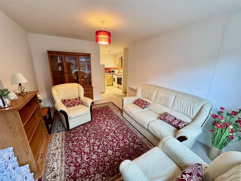 Property photo 2 of 15 Lounge 3.Jpg