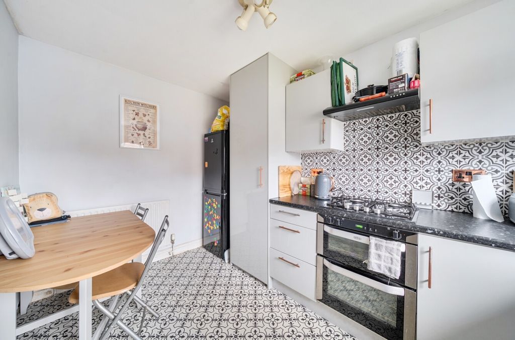 Property photo 2 of 11 1387668-5-693837c5B3d9E