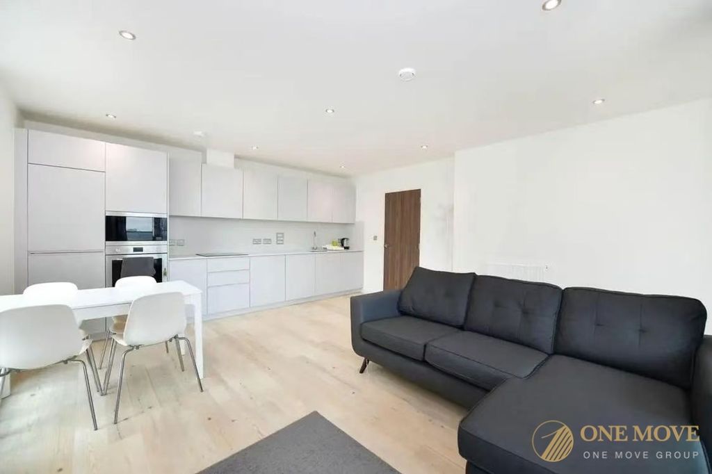 Property photo 2 of 9