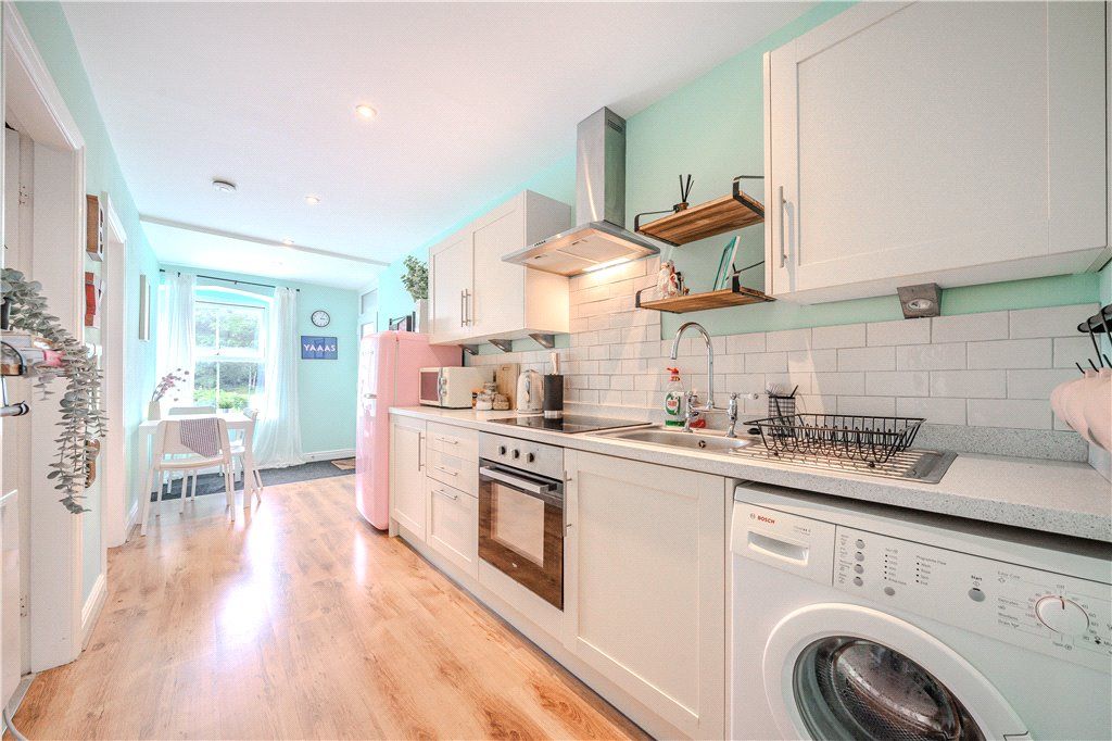 Property photo 2 of 12 Kitchen