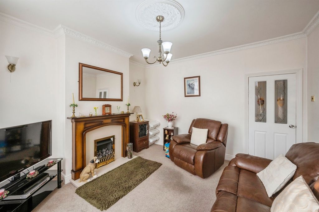 Property photo 3 of 19